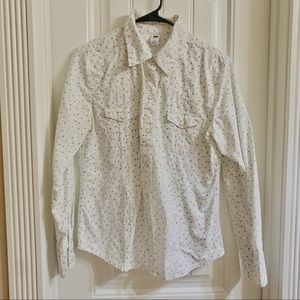 Pearl snap floral blouse, button down shirt.